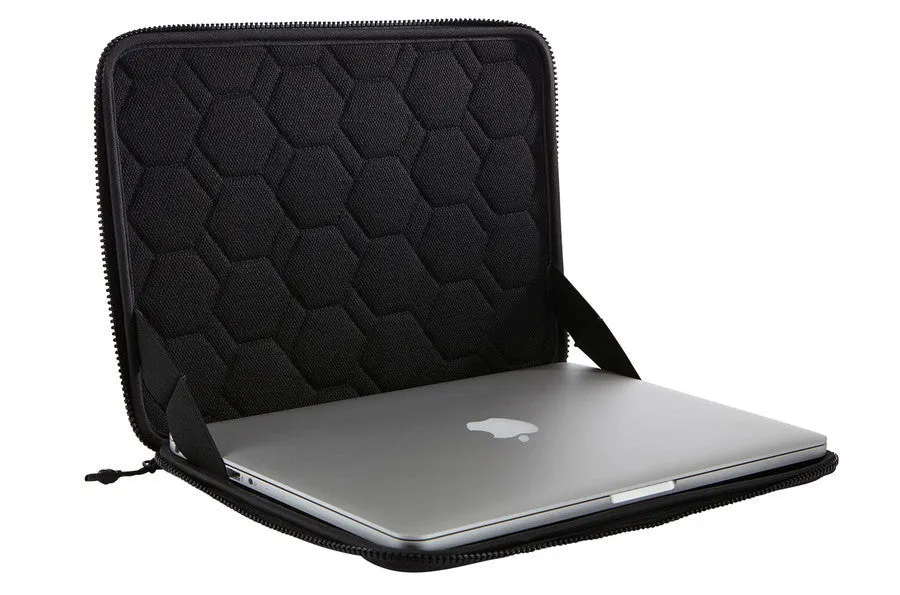 Thule Gauntlet 3.0 MacBook Sleeve in Black